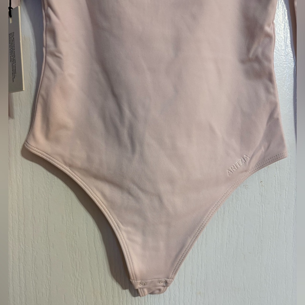 NWT Aritzia Contour Square Neckline Bodycon Long Sleeve Bodysuit in Shy Pink XS - Picture 4 of 10
